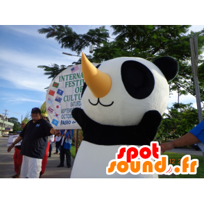 Mascot Saipanda panda branco e preto com um nariz de laranja - MASFR27218 - Yuru-Chara Mascotes japoneses