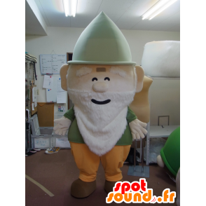 Maskot Putirittsu, grön leprechaun med långt vitt skägg -