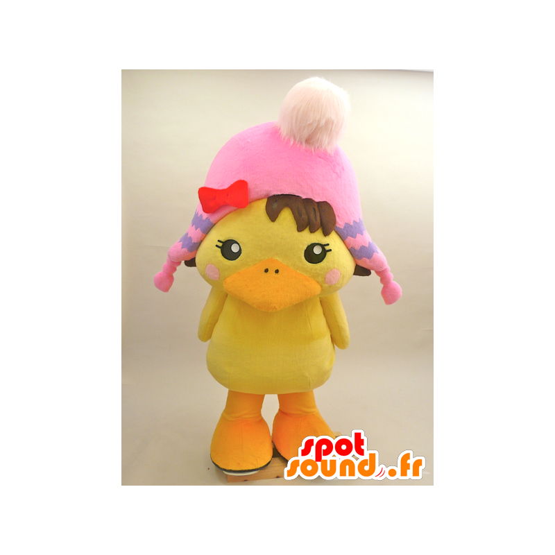ゆるキャラマスコット日本人 の ピンクの帽子と大きな黄色いひよこのマスコット