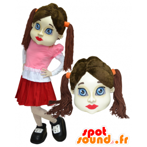 Brunette girl with mascot dressed in a skirt quilts - MASFR032918 - Mascots boys and girls
